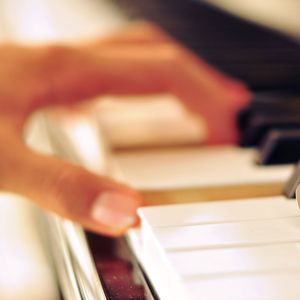 赖俊与沈莹的第二次相遇与相处
