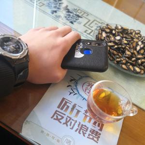 大鸡巴放在女生屁眼视频
